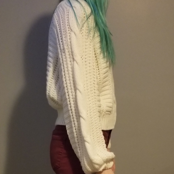 White sweater - Picture 2 of 4